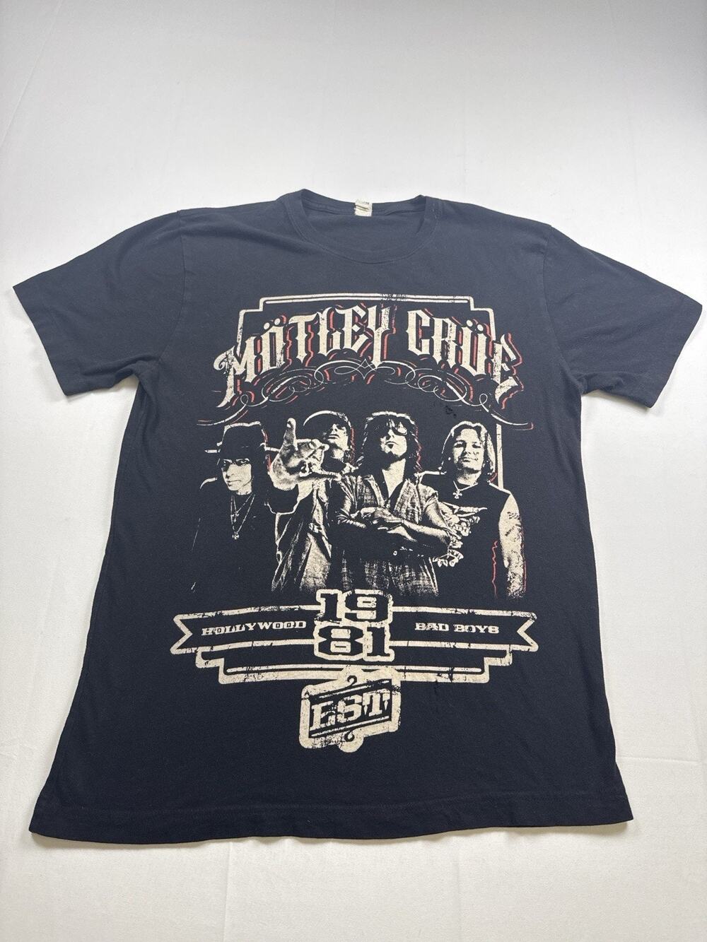 Motley Crue T Shirt Mens M Rock Band Graphic Black Tee 1981
